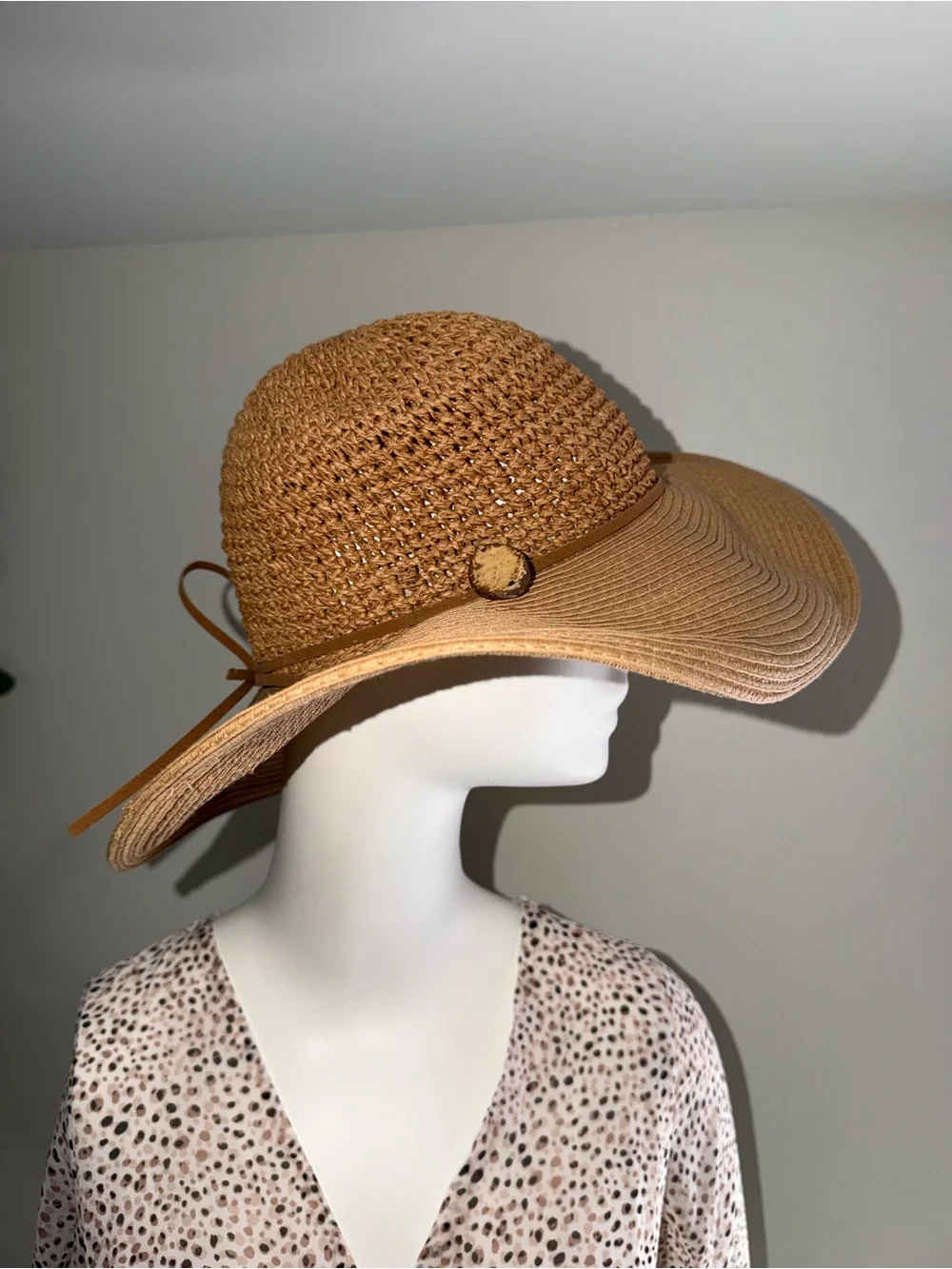 Source Unknown Wide-Brim Straw Sun Hat in Tan